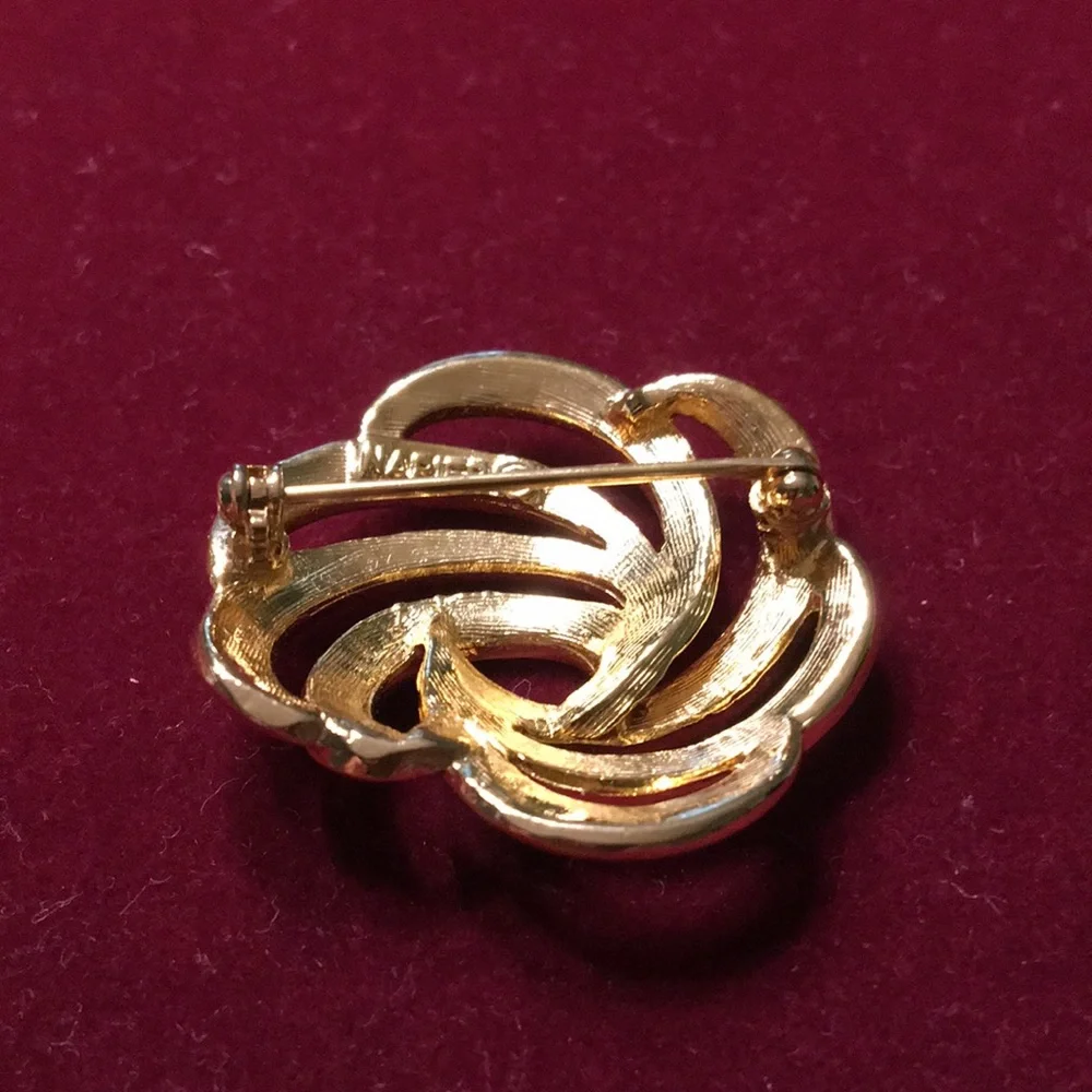 NAPIER‎ Gold Tone Swirl Knot Brooche